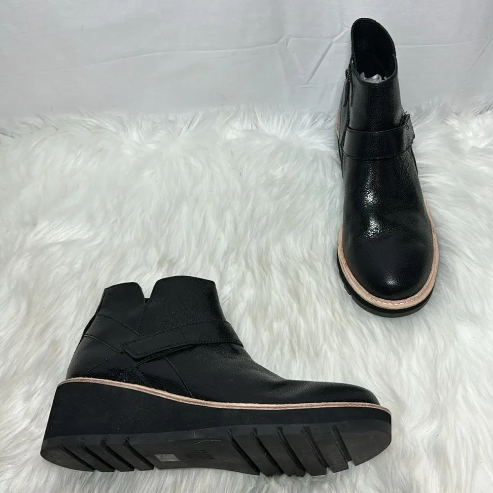 Eileen Fisher NWOT Cargo Black Embossed Leather‎ Wedge Booties Sz 10